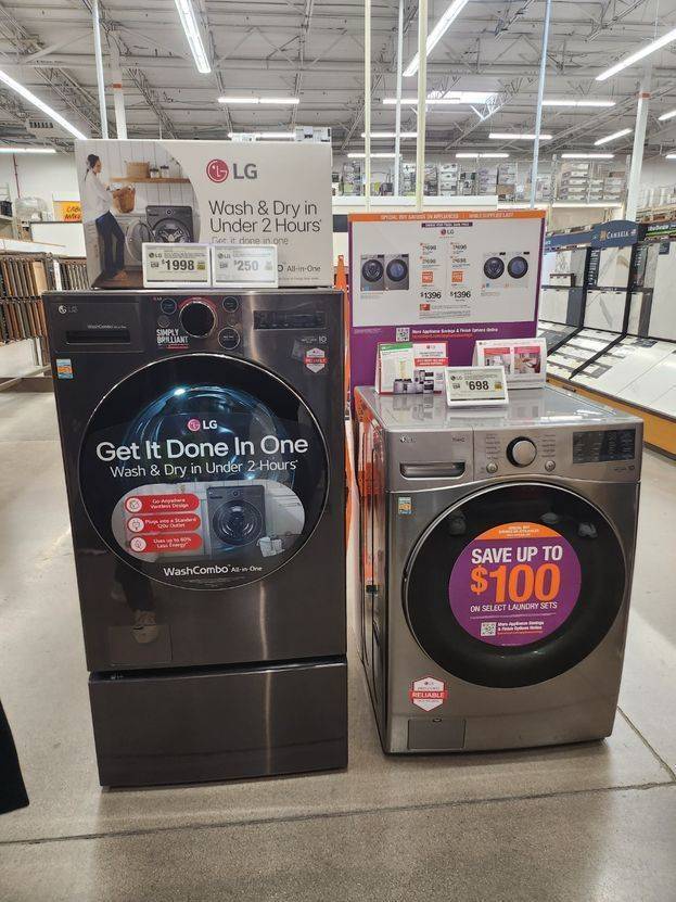 지난해 1월 11일(현지시간) 미국 라스베이거스에 위치한 '홈디포'의 LG전자 가전 진열대에 이달 출시된 LG 워시콤보가 자리한 모습.ⓒ임채현 기자