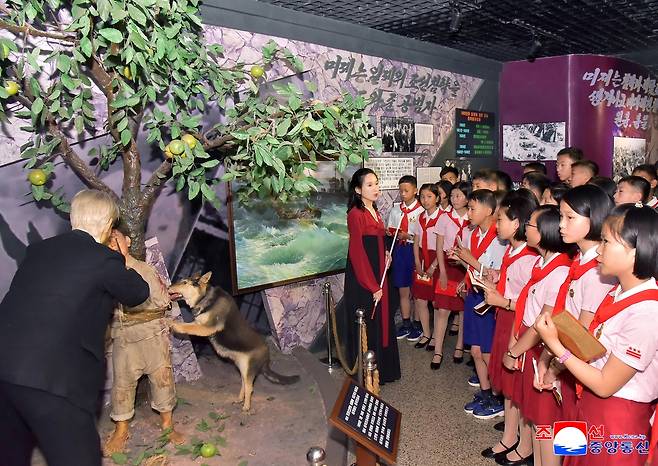 Participants in the 79th anniversary celebration of the Korean Children’s Union visit the Victorious Fatherland Liberation War Museum in Pyongyang, in this photo provided by the Korean Central News Agency on June 9. (Yonhap)