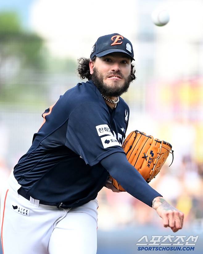 8일 광주 KIA챔피언스필드에서 열린 한화와 KIA의 경기, 한화 선발투수 폰세가 역투하고 있다. 광주=허상욱 기자wook@sportschosun.com/2025.06.08/