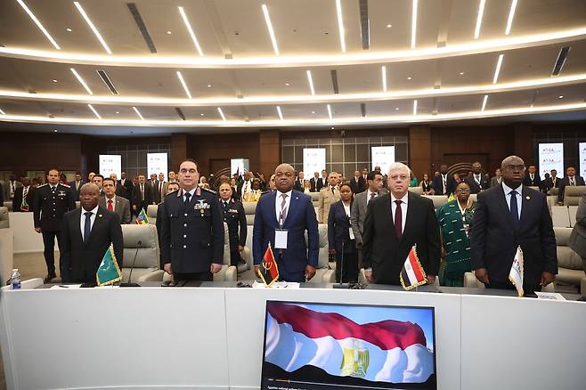 지난 4월 20일 이집트 뉴카이로시티 아프리카우주국 신청사에서 주요 회원국 대표들이 창립 행사에 참석하고 있다. /아프리카우주국