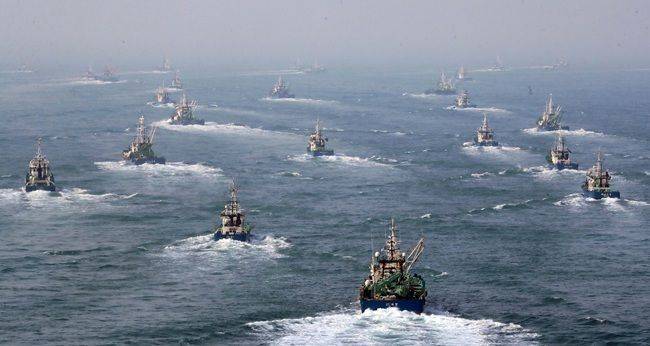 고등어잡이 대형선망 어선 60여 척이 만선의 꿈을 안고 일제히 출항하고 있다. ⓒ뉴시스