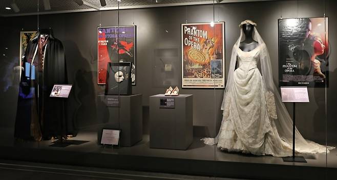 뮤지컬 및 동명 영화 '오페라의 유령' 관련 섹션. 사진=이랜드뮤지엄 제공