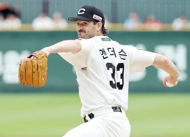 ▲ 7이닝 11탈삼진 무실점 역투로 팀 승리를 이끈 드류 앤더슨 ⓒSSG랜더스