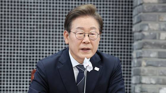 이재명 대통령이 13일 경기 연천군청에서 열린 기본소득 현장보고에서 모두발언을 하고 있다. 대통령실사진기자단