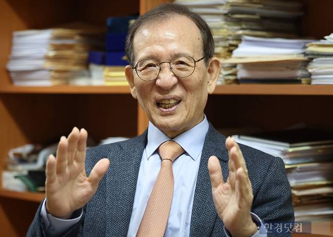 이준구 서울대 경제학부 명예교수. 사진=이솔 기자