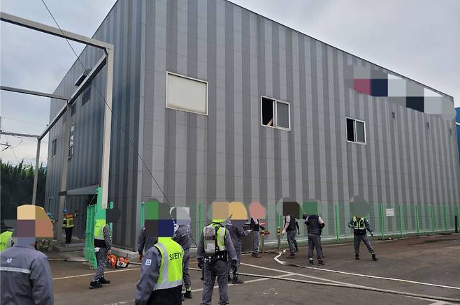 포항 동국제강 에너지저장센터 화재. 경북소방본부 제공