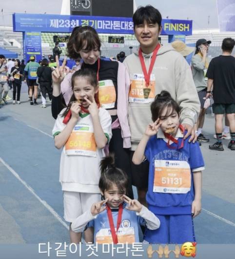 박주가 지난 4월 아내 안나, 딸 나은 양, 아들 건후·진우 군 삼남매와 함께 제23회 경기 마라톤대회에 참가했다. /사진=박주호 인스타그램