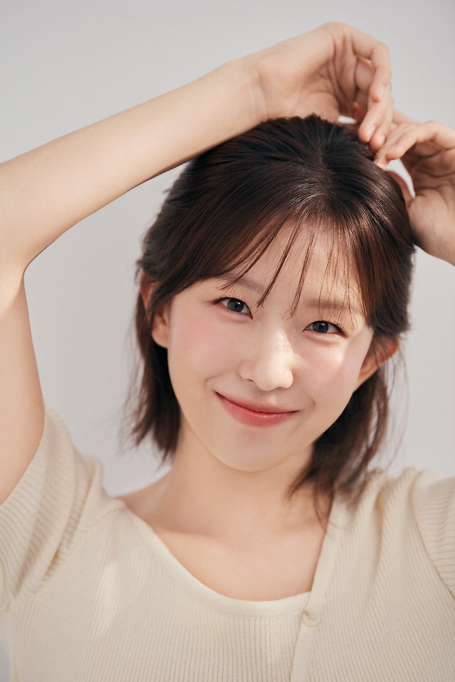 윤가이. 위엔터테인먼트