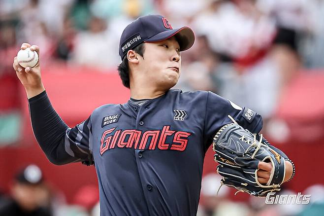 ▲ 롯데 선발진과 마운드에 희망으로 떠오르고 있는 이민석 ⓒ롯데자이언츠