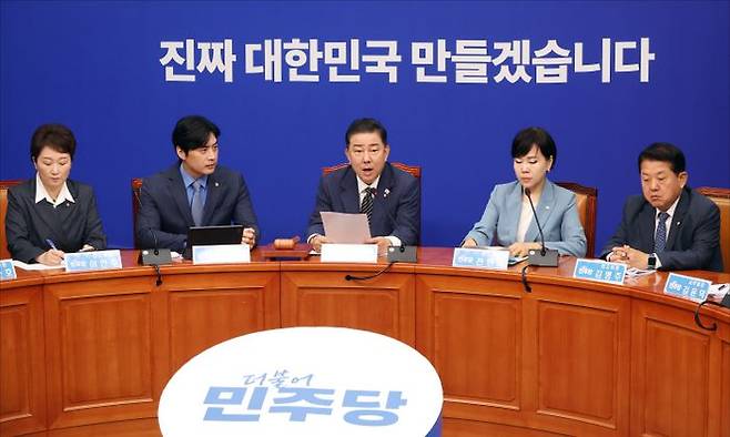김병기 더불어민주당 대표직무대행 겸 원내대표가 16일 오전 국회에서 열린 민주당 최고위원회의에서 모두발언을 하고 있다. ⓒ데일리안 홍금표 기자