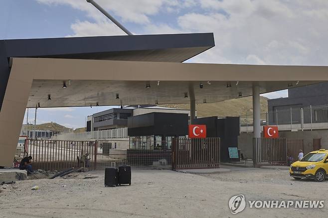 튀르키예-이란 국경 (귀르블락 AP=연합뉴스) 16일(현지시간) 이란과 튀르키예 사이 귀르블락 국경 검문소. 2025.06.17