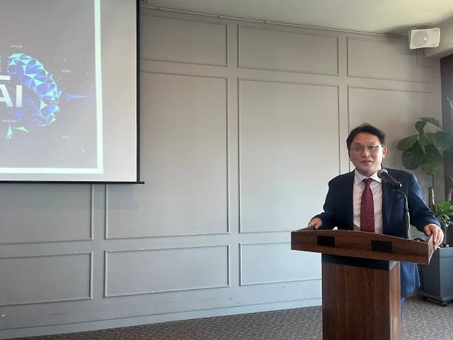 배성환 뉴엔AI 대표이사가 18일 서울 여의도에서 열린 기업 설명회에서 회사의 경쟁력과 성장 전략 등을 설명하고 있다. (사진=뉴엔AI)