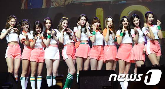 (왼쪽부터) 김도연, 김세정, 최유정, 유연정, 주결경, 전소미, 김청하, 강미나, 김소혜, 정채연, 임나영 ⓒ News1