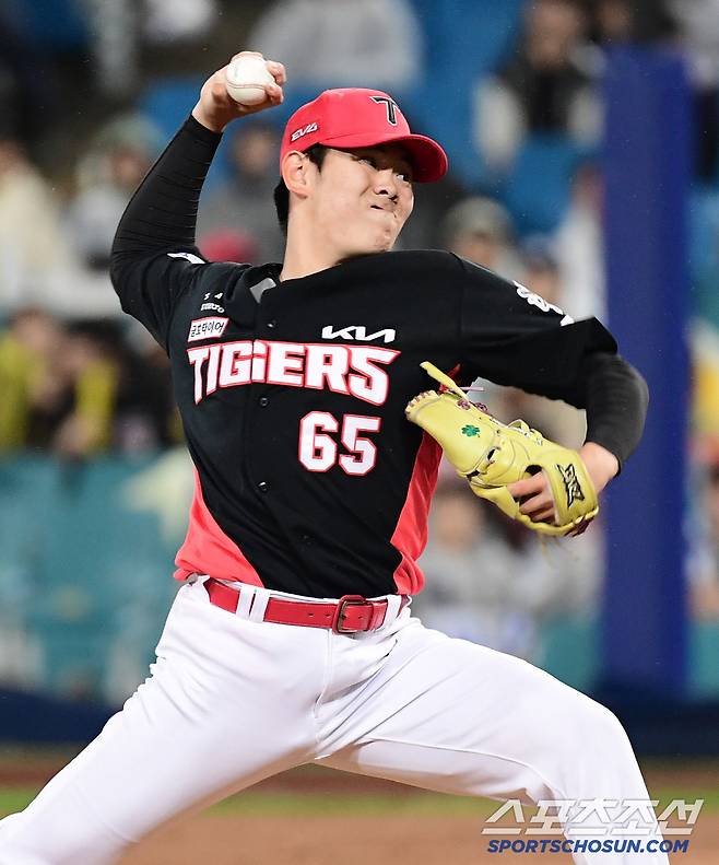 24일 대구 삼성라이온즈파크에서 열린 KBO리그 삼성과 KIA의 경기. 투구하고 있는 KIA 성영탁. 대구=송정헌 기자songs@sportschosun.com/2025.05.24/