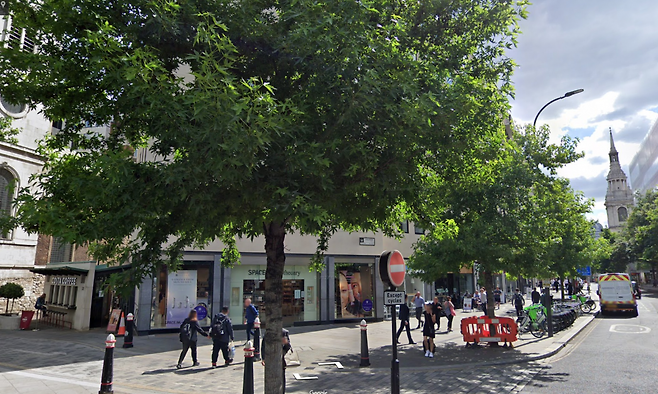 1337년 존 포드가 피살된 런던 웨스트치프 거리 일대는 현재 상업 중심지로 변모했지만, 당시에는 중세 런던에서 가장 많은 살인이 벌어진 ‘범죄 다발 지역’ 중 하나였다. (사진=구글 지도 캡처)