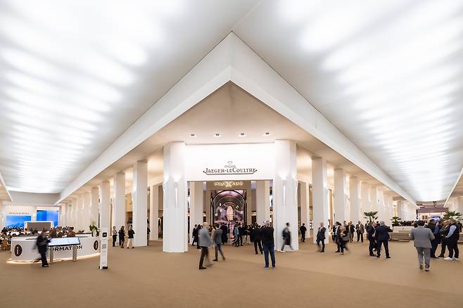 예거 르쿨트르의 워치스&원더스 박람회 부스 전경. 사진 워치스&원더스