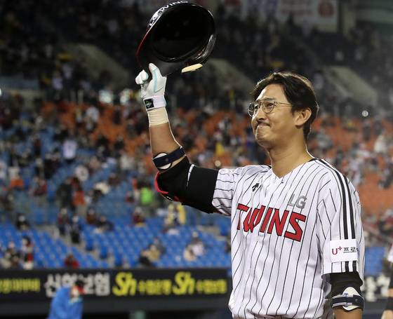 안경을 끼고 30대에 물 오른 타격을 한 박용택. 뉴스1