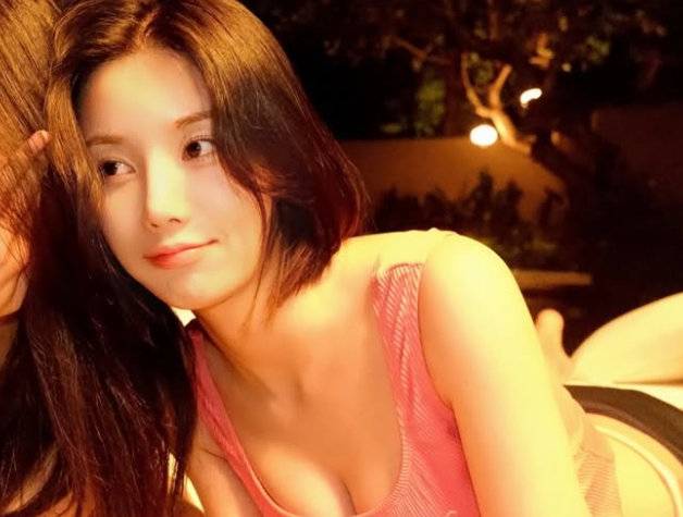 가수 권은비가 발리에서 여신 같은 매력을 뽐냈다. /사진=권은비 인스타그램