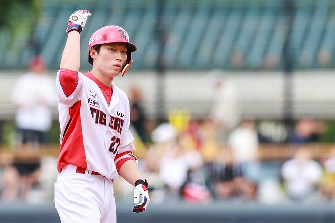 KIA 김호령은 이범호 KIA 감독의 조언에 힘입어 타격 발전을 이뤄냈다. 부상자가 많은 KIA 타선에 활력을 불어넣고 있다. 사진제공|KIA 타이거즈