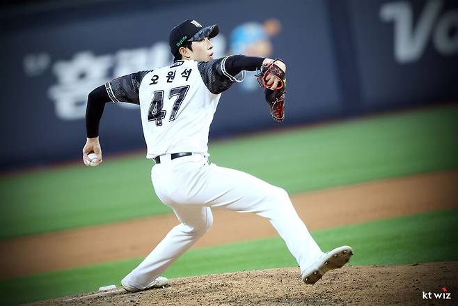 ▲ 트레이드 대박 사례로 기록될 준비를 마친 오원석 ⓒkt위즈
