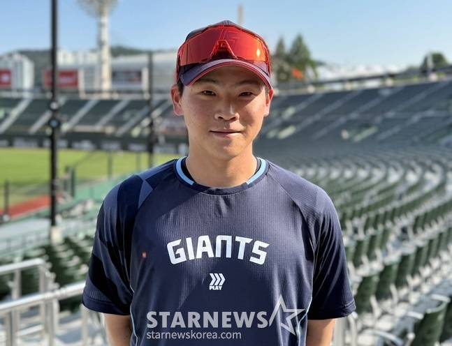 롯데 박찬형이 18일 사직 한화전을 앞두고 스타뉴스와 인터뷰를 하고 있다. /사진=양정웅 기자