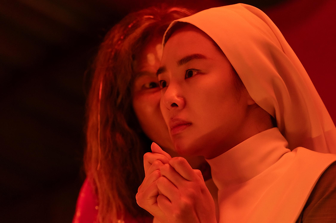 영화 ‘구마수녀-들러붙었구나’ 스테파니 리. 사진| 영화사고혹