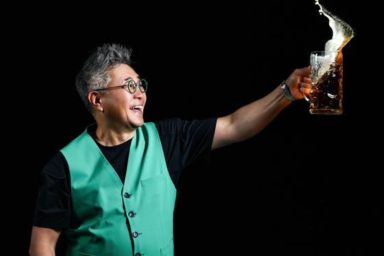 외과 전문의 겸 맥주 전문가 겸 작가 배상준 씨. 맥주는 그의 평생 친구다. 김현동 기자