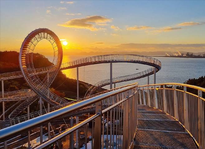 경북 포항 환호공원에 있는 ‘스페이스워크’. /포항시 제공