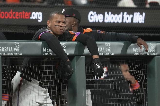 샌프란시스코 데버스는 최근 보스턴에서 트레이드 이적했다. 18일 데뷔전을 치러 5타수 2안타 1타점으로 기분 좋은 출발을 알렸다. 캘리포니아주|AP뉴시스