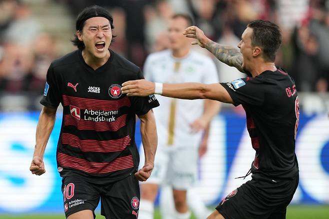 축구국가대표팀 공격수 조규성(왼쪽)은 2025~2026시즌에 돌아올 수 있을까. 그가 돌아오면 홍명보 감독이 이끄는 축구국가대표팀의 2026북중미월드컵 대비도 수월해진다. 다행히 현지 언론이 전한 분위기가 나쁘지 않다. AP뉴시스