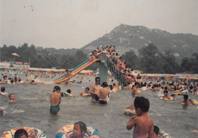▲ 2025 인천 옛 사진 수집 이벤트에 선정된 인천 송도유원지 모습(1983년). /사진제공=인천시