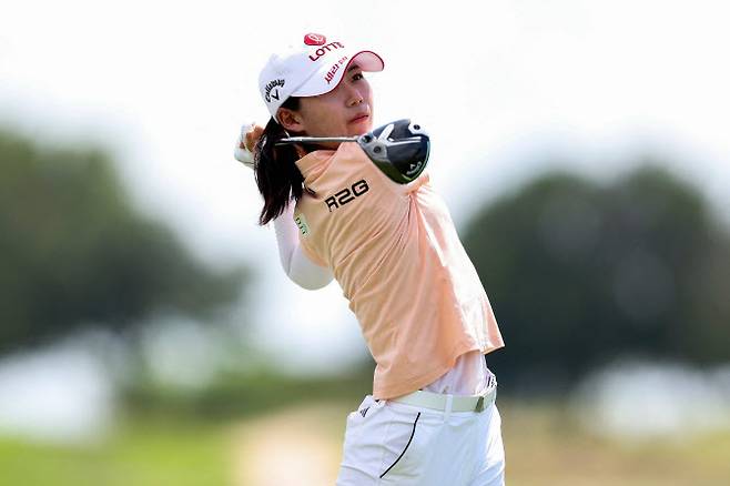 황유민이 LPGA 투어 메이저 대회 KPMG 위민스 PGA 챔피언십 1라운드 6번홀에서 힘차게 티샷을 하고 있다. (사진-AFPBBNews)