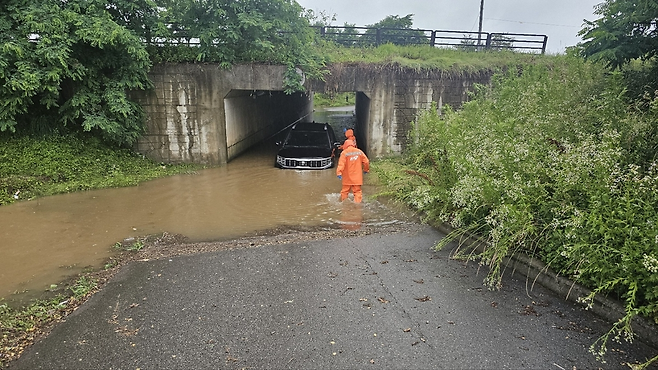 일산 차량 침수 현장. 경기도소방재난본부 제공