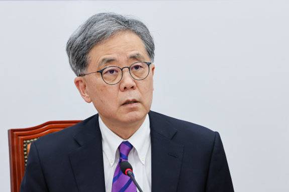 김현종 더불어민주당 트럼프 행정부 관세정책 대응을 위한 통상안보TF 단장이 4월 28일 오후 서울 여의도 국회에서 열린 TF 2차 회의에 참석해 모두 발언하고 있다. 뉴스1