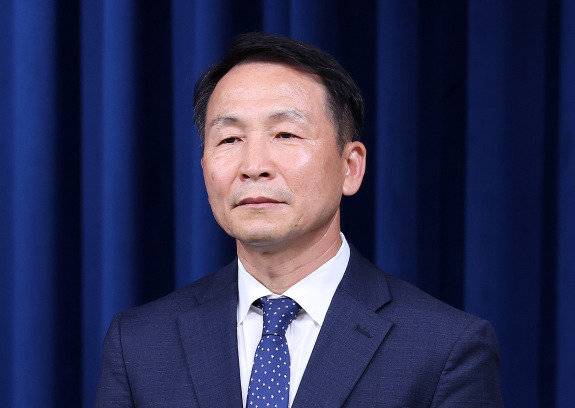 6월 15일 서울 용산구 대통령실 청사에서 열린 인선 관련 브리핑에서 국가안보실 1차장에 임명된 김현종 전 국방개혁비서관이 참석하고 있다. 뉴스1