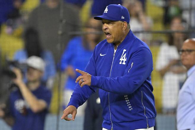 ▲ 항의하는 데이브 로버츠 감독 ⓒ연합뉴스