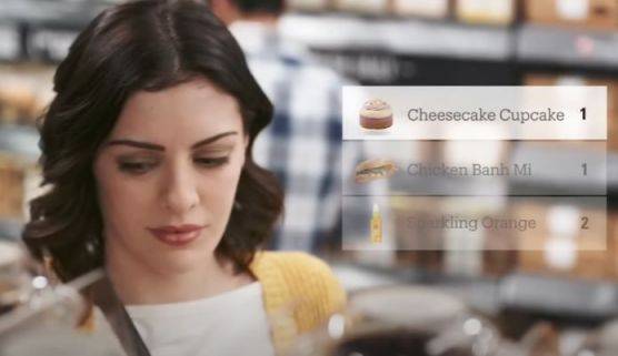 상품을 고르면 AI가 자동으로 인식하고 결제 처리한다며 홍보된 아마존 고 기술 광고 영상. 아마존 유튜브