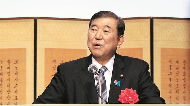 이시바 시게루 일본 총리가 19일 뉴오타니호텔 도쿄에서 열린 주일 한국대사관 주최 한일 국교 정상화 60주년 기념 리셉션에서 축사하고 있다. /연합뉴스