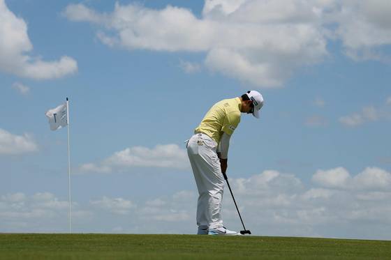 김효주가 2라운드 1번홀에서 경기하고 있다. AFP=연합뉴스