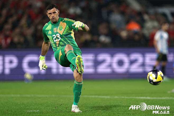 아모림 감독은 그런 마르티네스를 오래전부터 원했다. ‘더 선’에 따르면 아모림 감독은 스포르팅 CP 감독 시절부터 마르티네스 영입을 시도했다. 스포르팅을 이끌었던 당시 아모림 감독은 빌라와의 영입 경쟁에서 패하며 마르티네스를 품지 못했다. 사진=AFPBBNews=News1