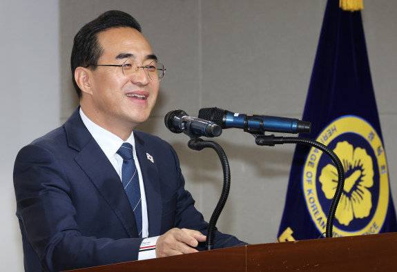 박홍근 더불어민주당 의원이 1월 15일 서울 여의도 광복회관에서 열린 광복 80주년 기념 홍범도 장군 다큐멘터리 영화 제작 발표회에서 인사말 하고 있다. 뉴스1