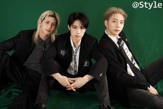 밴드 엑스디너리 히어로즈의 ‘ASEA 2025’ 현장 스튜디오 이미지. 사진 앳스타일