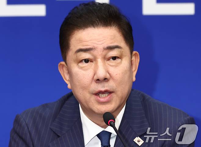 김병기 더불어민주당 대표 직무대행 겸 원내대표가 20일 오전 서울 여의도 국회에서 열린 최고위원회의에서 모두 발언을 하고 있다. 2025.6.20/뉴스1 ⓒ News1 김민지 기자