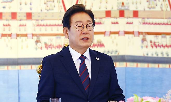 이재명 대통령이 22일 서울 한남동 관저에서 열린 여야 지도부와의 오찬 회동에서 발언하고 있다. 대통령실사진기자단