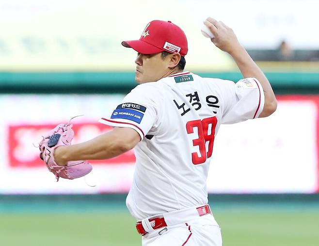 ▲ 19일 고척 키움전에서 시속 150.2km의 공을 던지며 모든 팬들을 놀라게 한 노경은 ⓒSSG랜더스