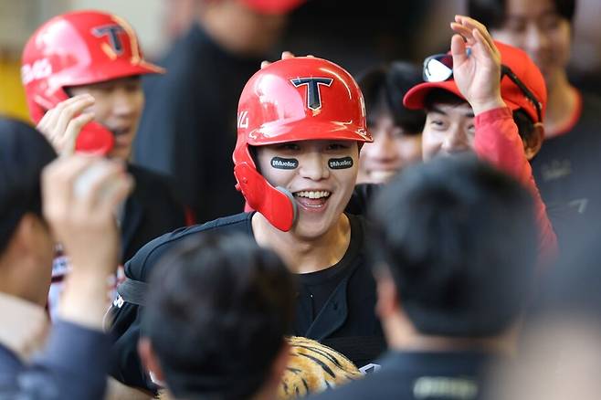 ▲ 22일 인천 SSG전에서 7회 솔로포를 기록한 오선우 ⓒKIA타이거즈