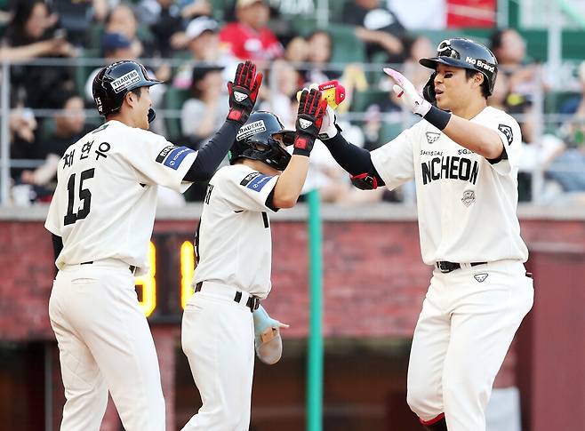 ▲ 22일 인천 KIA전에서 7회 역전 3점 홈런을 때린 한유섬 ⓒSSG랜더스