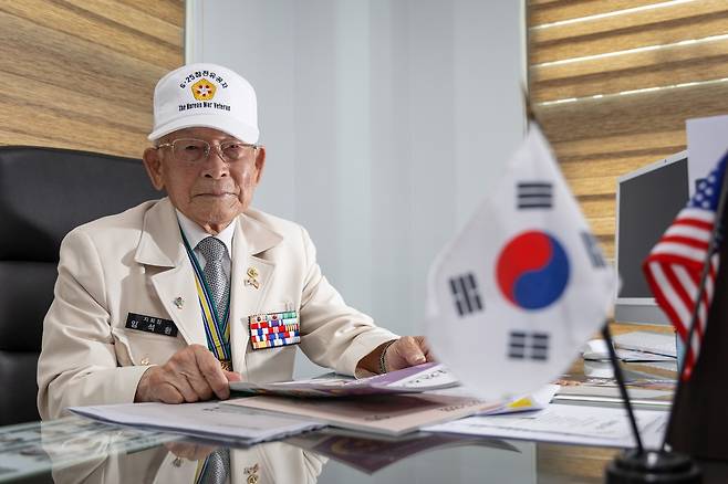 인터뷰 하는 임석환 참전용사 (포천=연합뉴스) 임병식 기자 = 임석환 참전유공자가 경기 포천시 보훈회관에서 6.25전쟁 75년을 앞두고 인터뷰를 하고 있다.