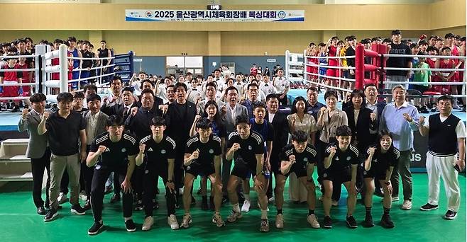 22일에는 울산 아마추어 복싱인을 총망라한 '2025 울산광역시체육회장배 복싱대회'가 열렸다. 울산복싱협회가 주최·주관한 이번 대회는 10개부 12개 체급으로 펼쳐졌으며 고등부 일부 체급은 오는 제106회 전국체육대회 선발전을 겸해 열렸다.