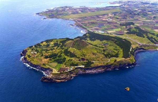 서귀포시 대정읍 소재 송악산 전경.